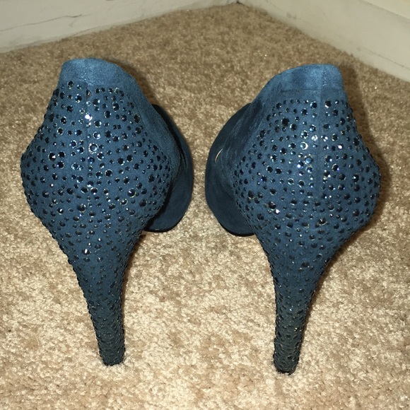 💙 Blue Suede pumps from Nine West 💙 - Picture 3 of 8